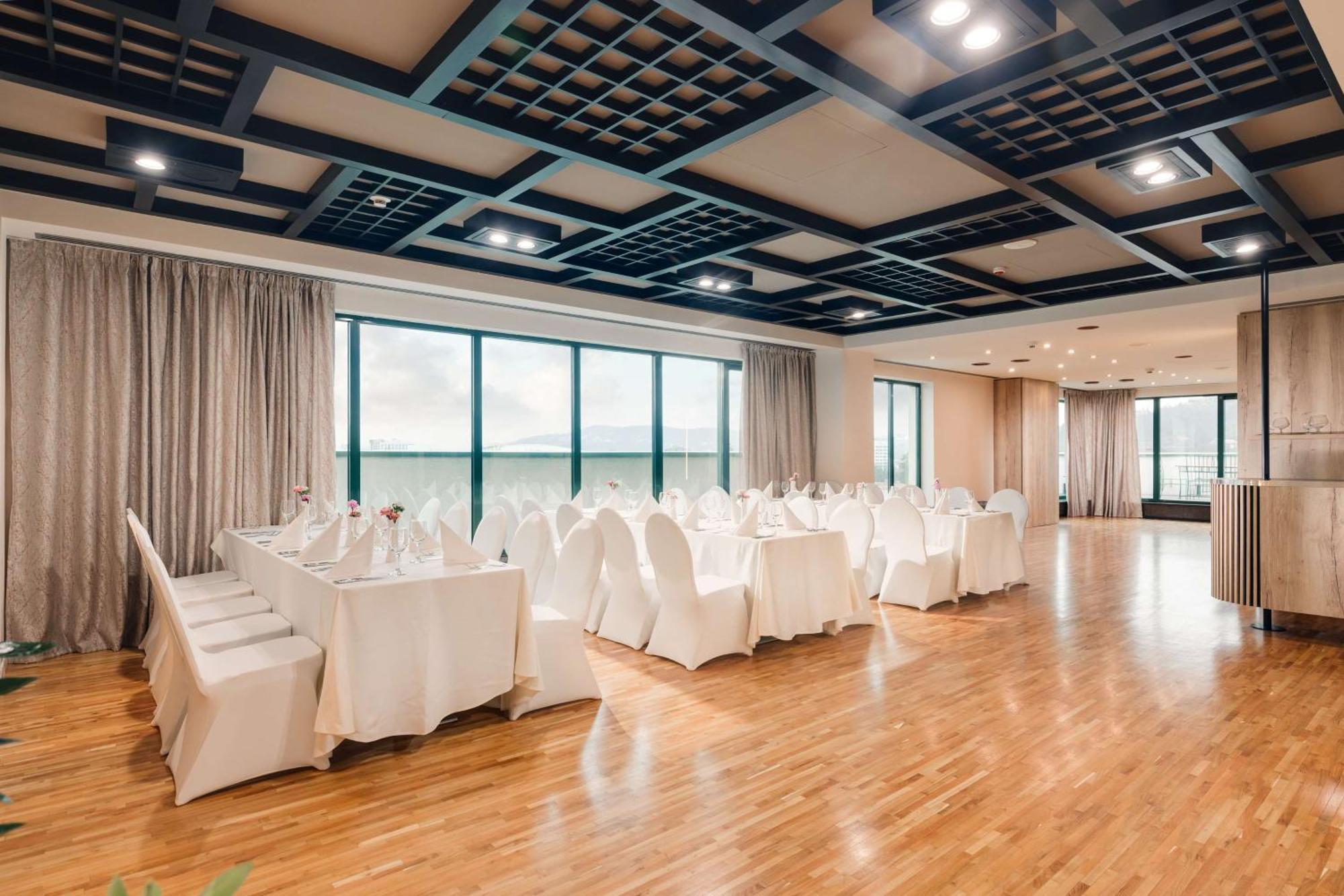 Doubletree By Hilton Hotel Cluj - City Plaza Bagian luar foto The ballroom